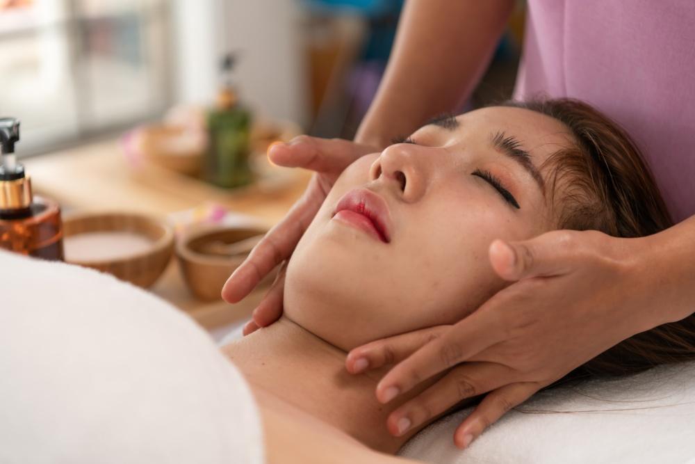 why postnatal massages can be important after delivery